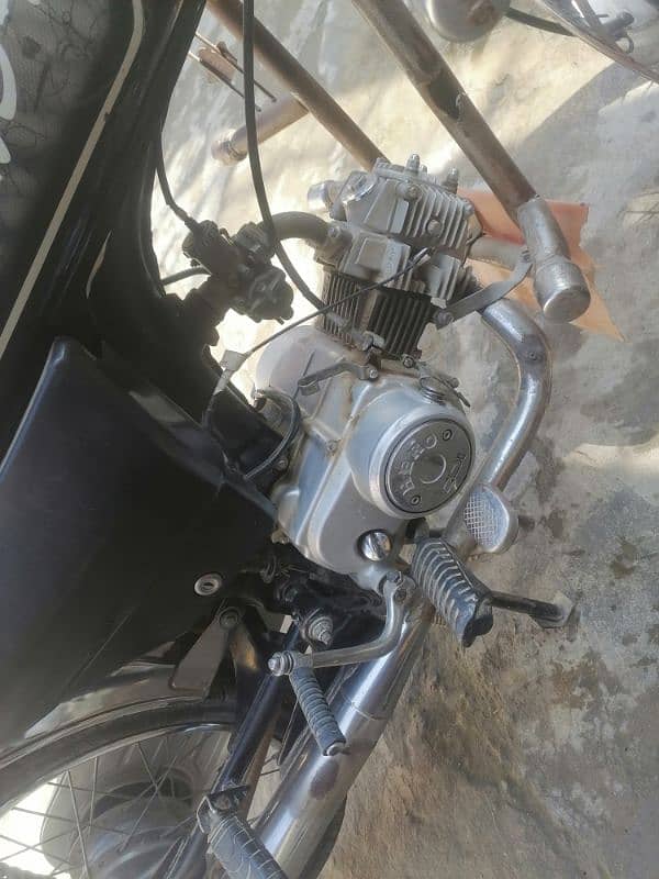 toyo 70cc bike mardan num documents clear. contact num 03139839460 1