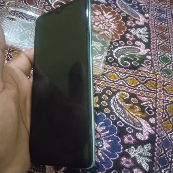 Oppo F15 /8,2560 argent for sale, mobile,box, charger hi 7