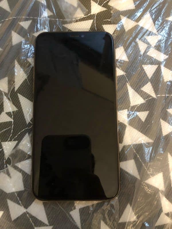 iphone 11pro focrtry unlocked 1