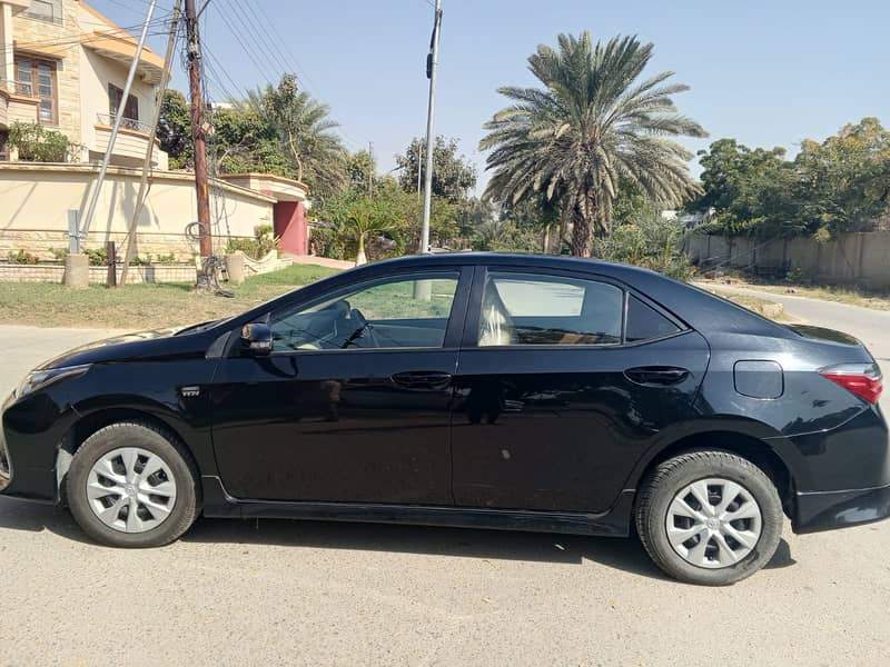 Toyota Corolla Altis 2022-  ALMOST NEW AND ORIGNAL (malir cantt) 2