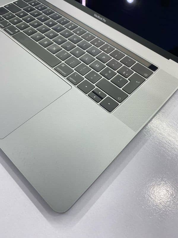 MACBOOK PRO 2019 (CORE i9)(16/512) 2