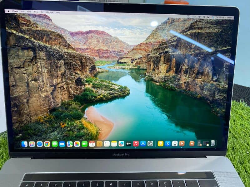 MACBOOK PRO 2019 (CORE i9)(16/512) 11