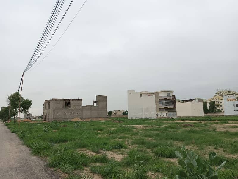 Ideal Residential Plot For sale In Saadi Garden - Block 3 1