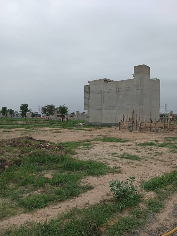 Ideal Residential Plot For sale In Saadi Garden - Block 3 4