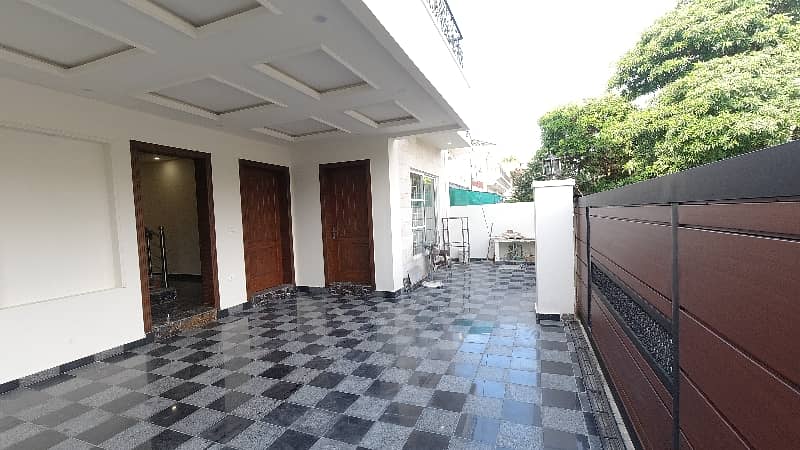 House For sale In Rs. 180000000 4