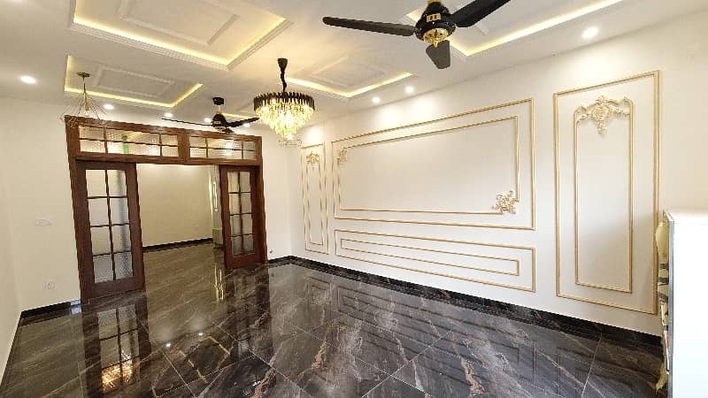 House For sale In Rs. 180000000 5