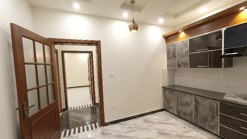 House For sale In Rs. 180000000 14