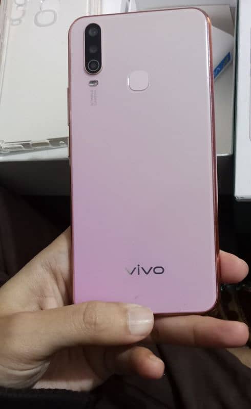 Vivo Y17 1