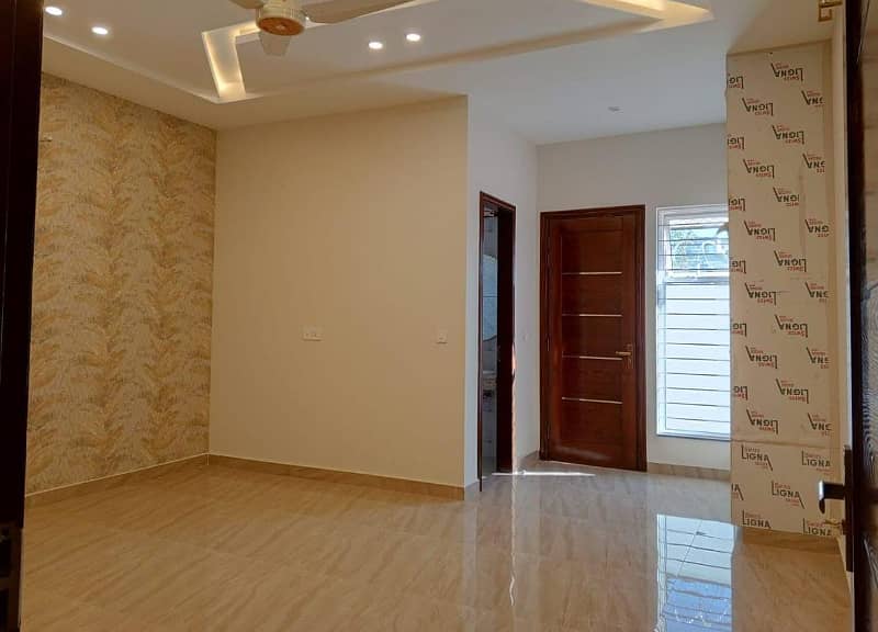 Upper Portion Available For Rent 5