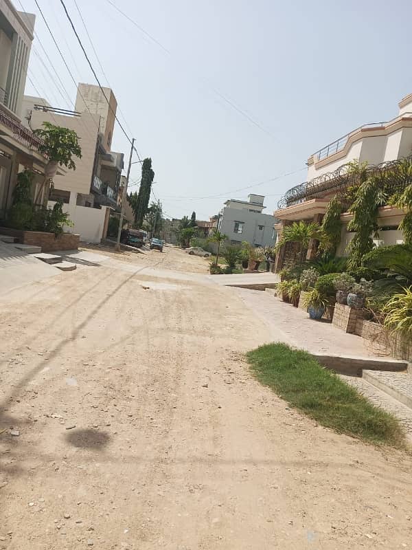 Buy A Prime Location 400 Square Yards Residential Plot For sale In Saadi Town 5