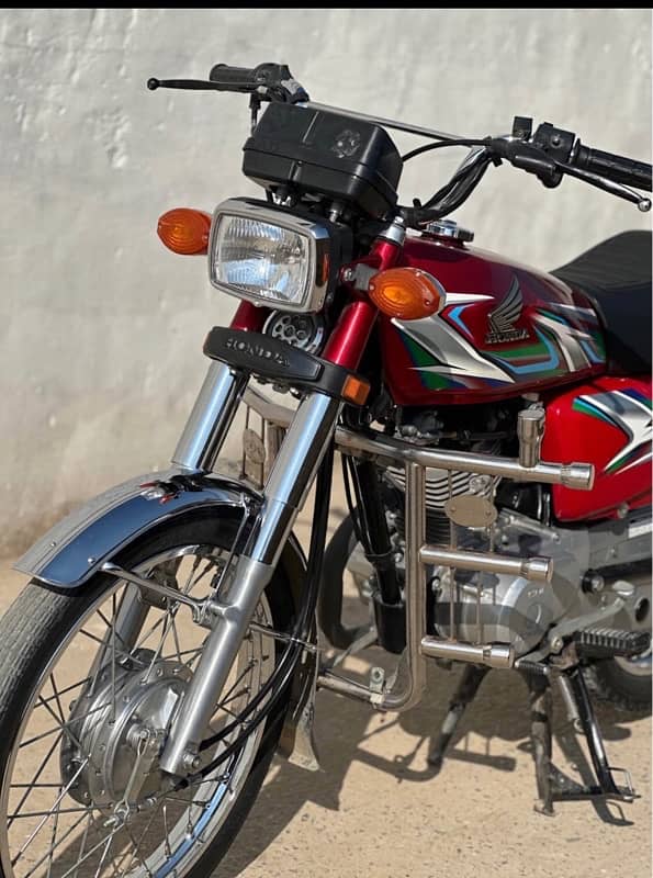 Honda 125 10/10 condition only WhatsApp +92 310 9729485 2