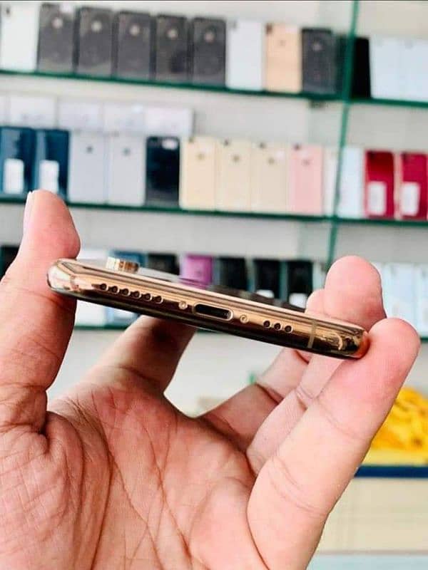 iPhone xs max 256 GB only WhatsApp 03265132106 2