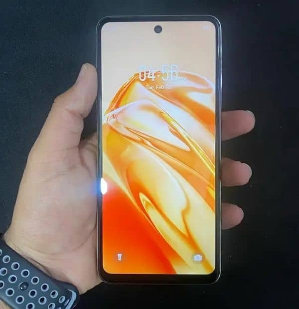 infinix hot 40i all ok ha abhi warranty pare Hui hai 8+8"128 1