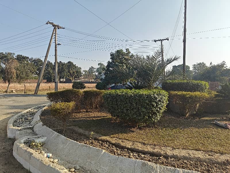 5 Kanal plot For sale in Chinar court Ada plot 0