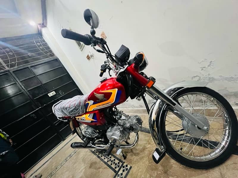 Honda CD 70 – Brand New – Only 10KM Driven! 4