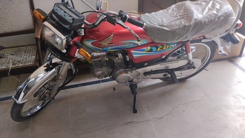 Honda CD70 just 2024 model just like new pictures pa dakh sakta ha 4