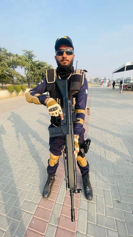 SECURITY GUARDS SERVICES 10