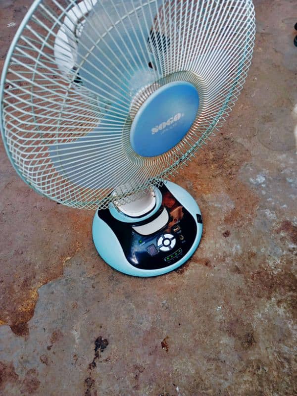 chargeable fan with new battery 0