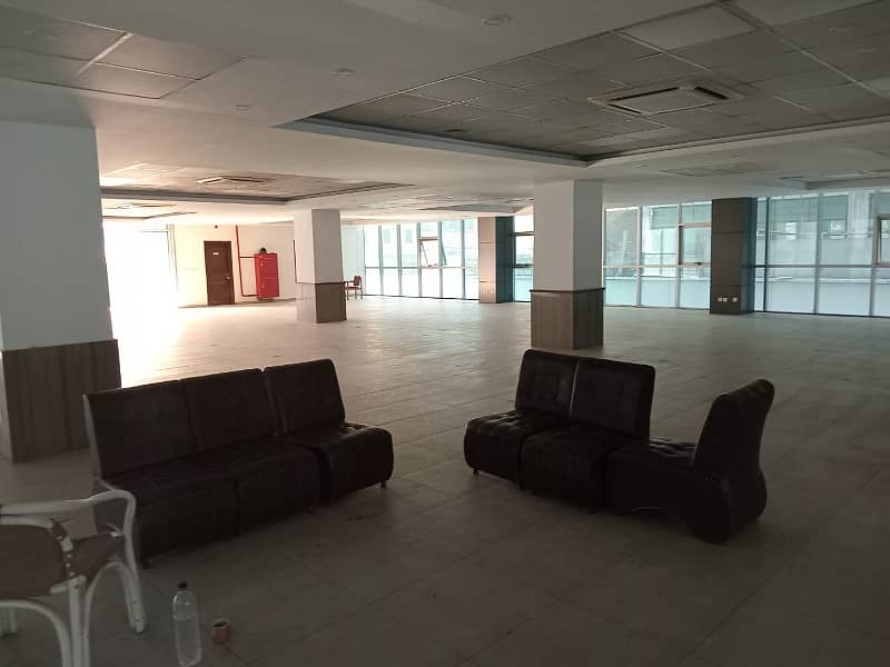 6th Story Commercial Building Covered Area 45000 Sqft For Rent In G-10 4