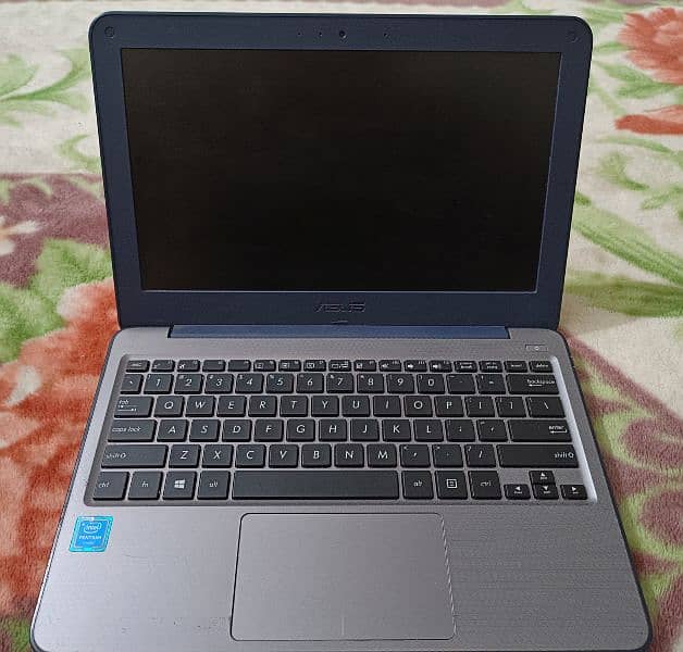 Asus Vivobook E201N 2