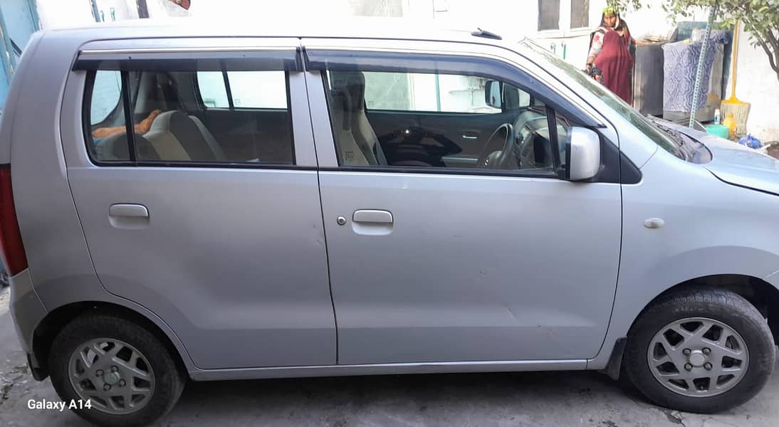 Suzuki Wagon R 2018 1