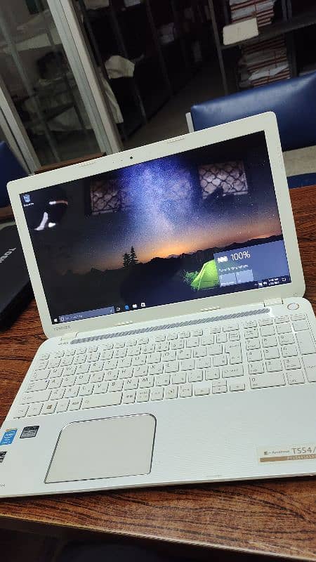 Toshiba laptop i 3 4grn 8gb ram ddr4 120ssd 1