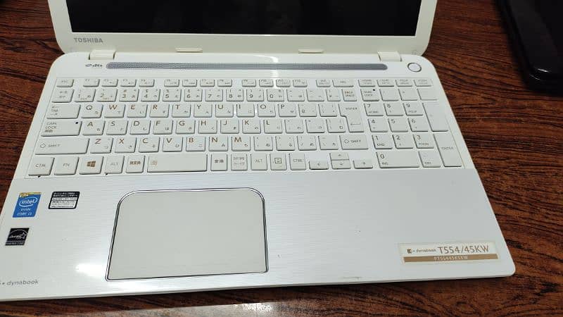 Toshiba laptop i 3 4grn 8gb ram ddr4 120ssd 8