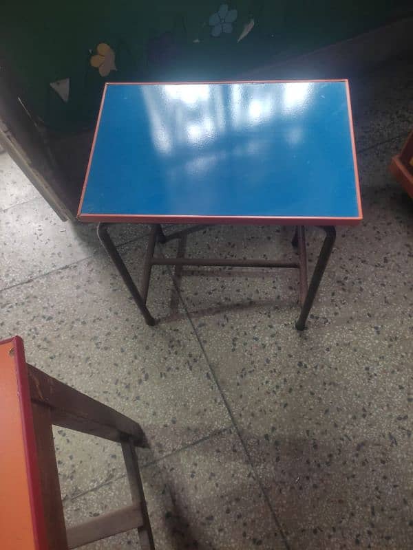 lots of school furniture 8