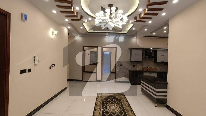 Tripple Storey 240 Square Yards House Available In Gulshan-e-Iqbal - Block 2 For sale 1