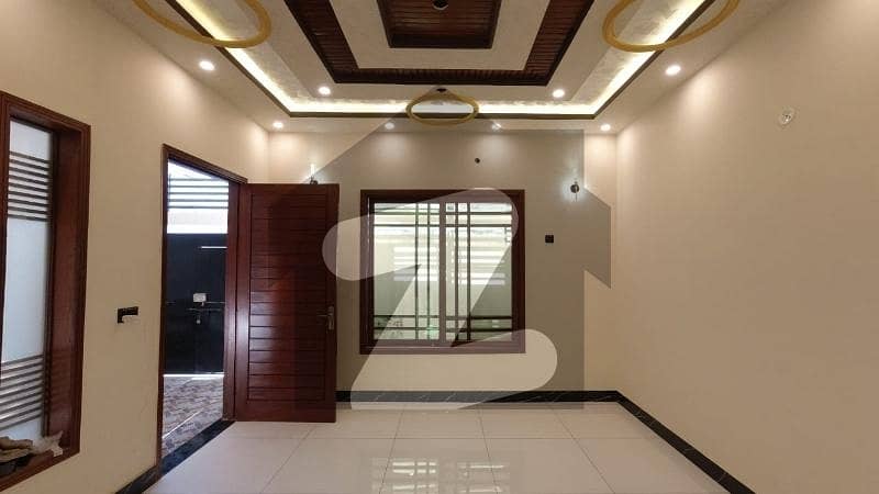 Tripple Storey 240 Square Yards House Available In Gulshan-e-Iqbal - Block 2 For sale 4