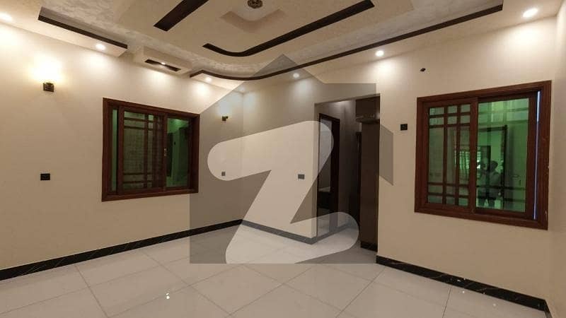 Tripple Storey 240 Square Yards House Available In Gulshan-e-Iqbal - Block 2 For sale 7