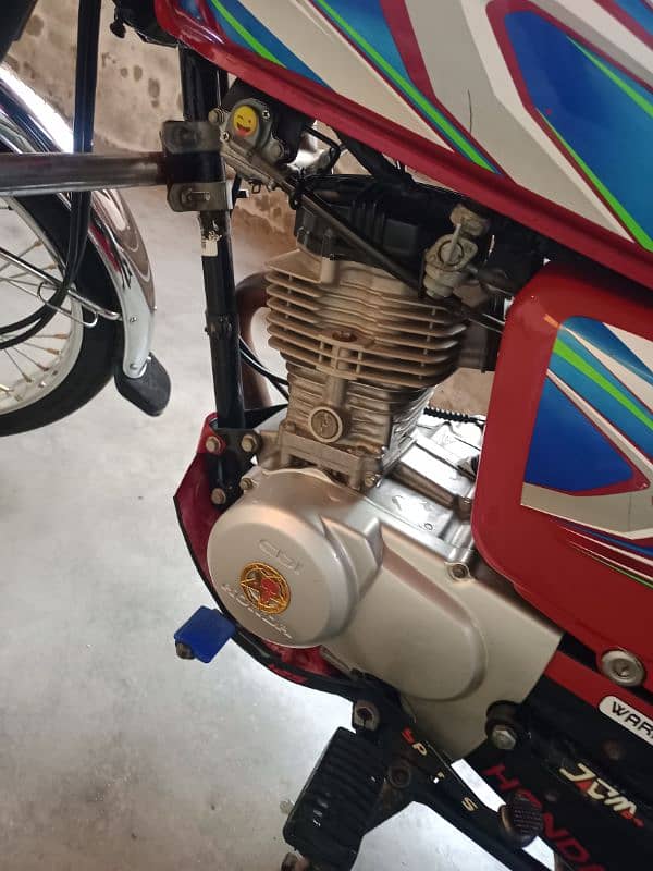 Honda CG125 2022 Red 2