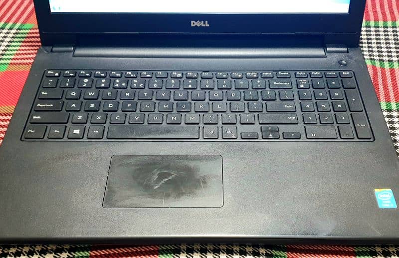 Dell Laptop / Rom 500GB and Ram 4GB / Core i3 4th Generation 1