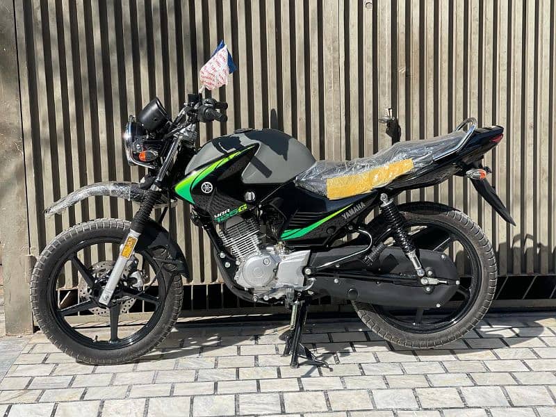 Yamaha YBR125G 2025 3