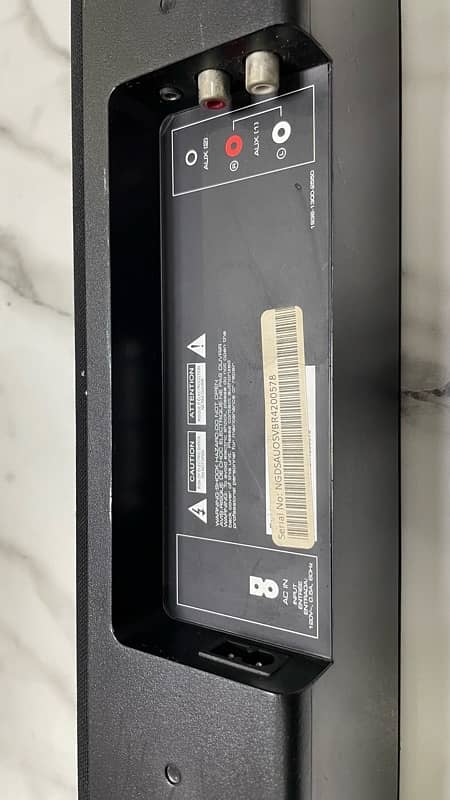 Vizio 3 channel Dolby Digital Soundbar 4