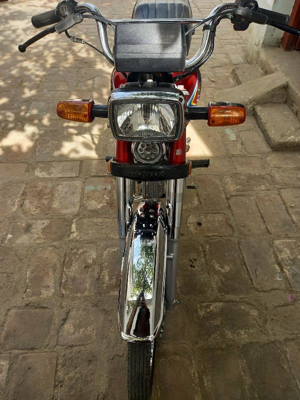 honda 70 for sale A 1 condetion Mardan number 1