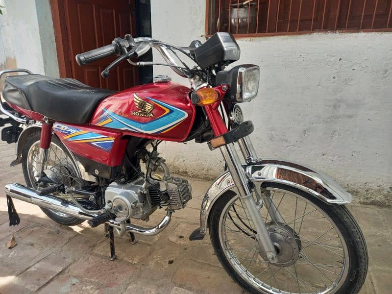 honda 70 for sale A 1 condetion Mardan number 3