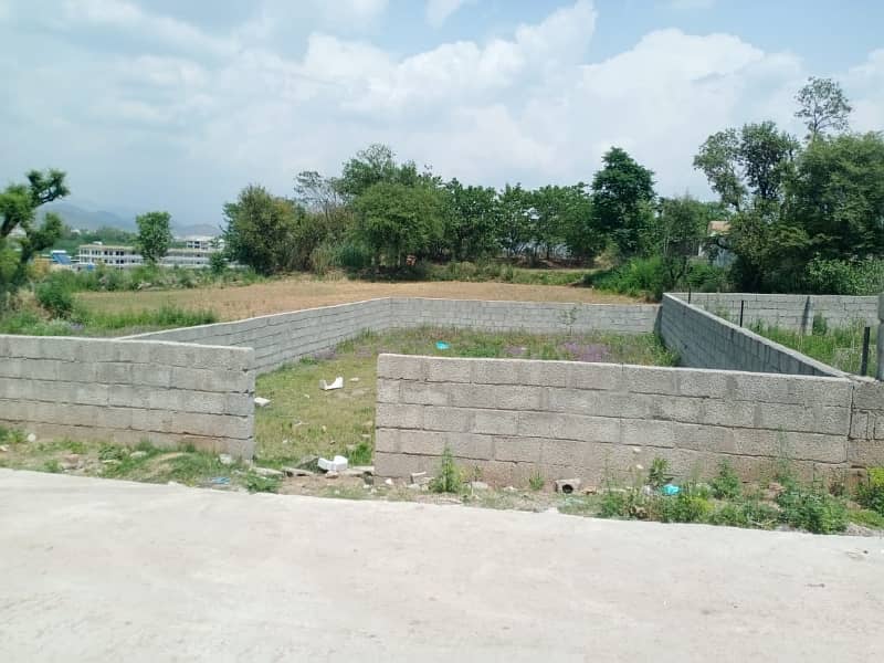 8 Marla Plot Available In North Bani Gala 0