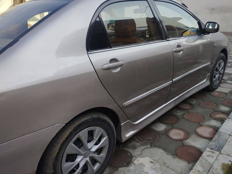 Toyota Corolla SE saloon 2003 2