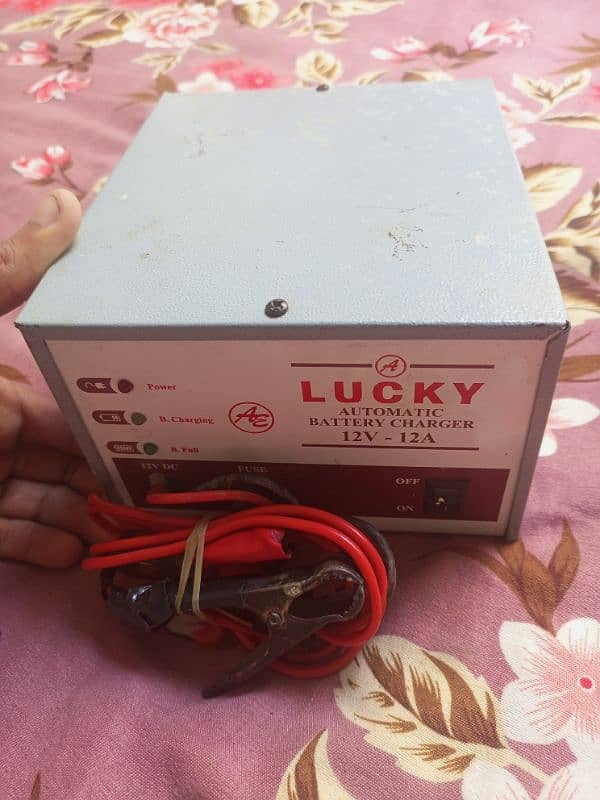 Lucky Automatic Battery Charger 12V - 12A 3