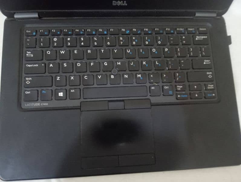 dell laptop 15"screen black colour 7