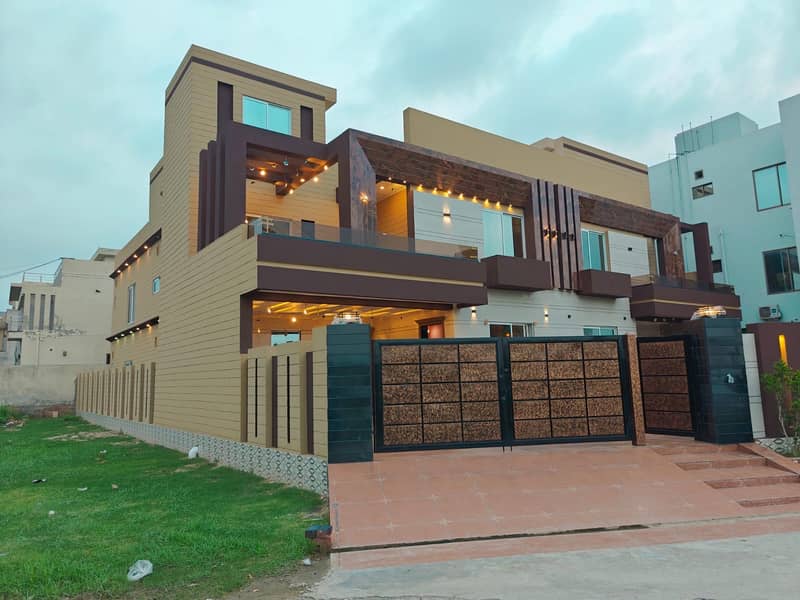 14 Marla Luxurious House For Sale In Nasheman Phase 2 Prime Location! 22