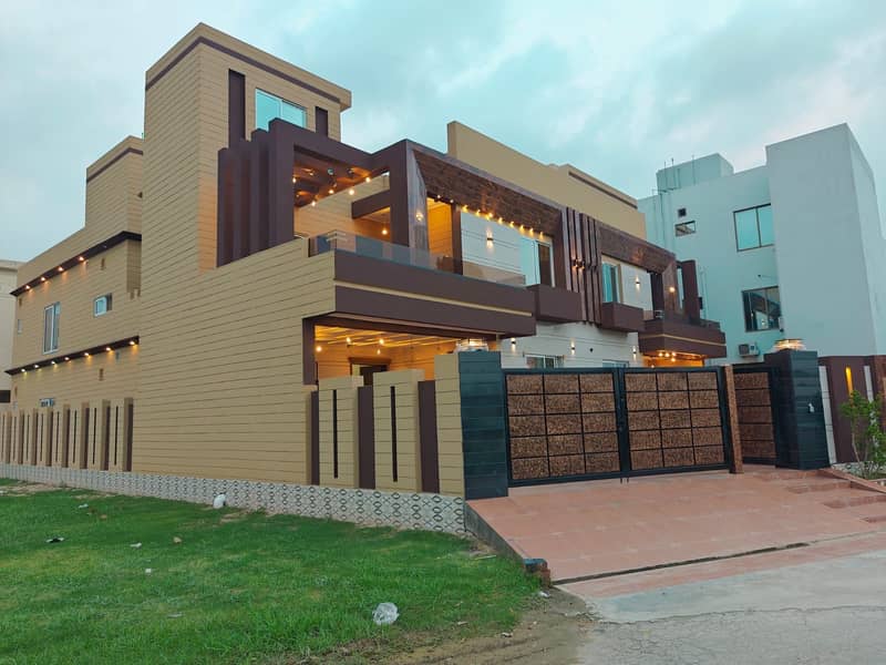 14 Marla Luxurious House For Sale In Nasheman Phase 2 Prime Location! 27