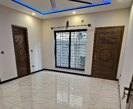 Get This Amazing 3200 Square Feet House Available In G-15/1 2