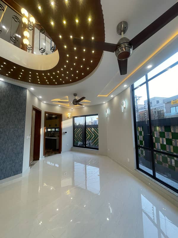 Modern Brand New Corner House For Sale 21