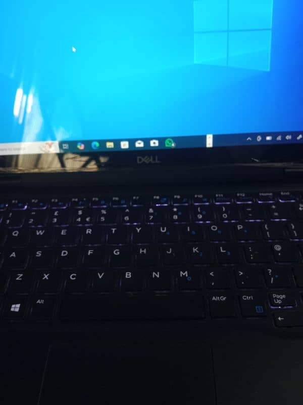 Dell touch screen laptop i5 8 gen 8 gb Ram 15