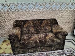 good condition 1'2'3 sofa set for urgent sale. .