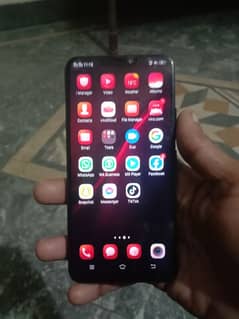 am selling my vivo y83