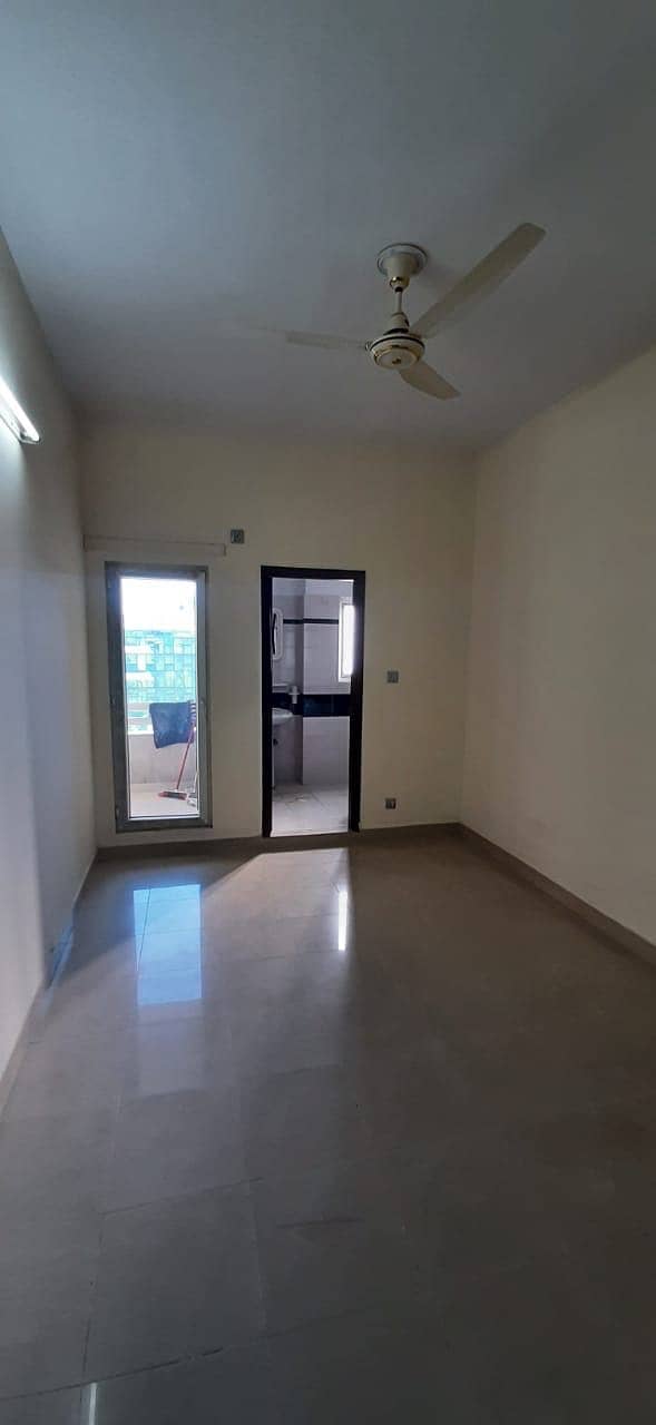 820 Sq Feet Flat 2nd Floor Corner Flat With Lift Available Main Markaz 6