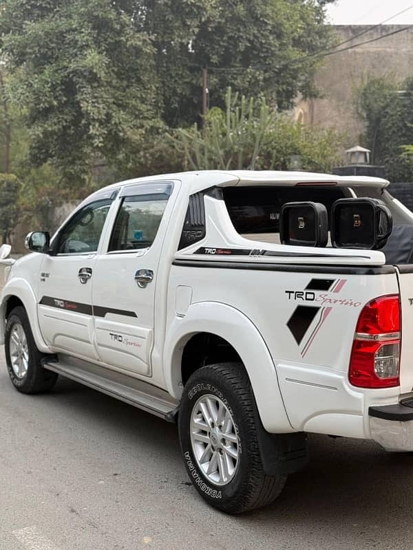 Toyota Hilux 2014 5